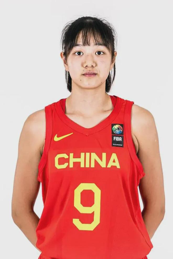 关于中国女篮未来可期内线优势大+防守有漏洞的信息