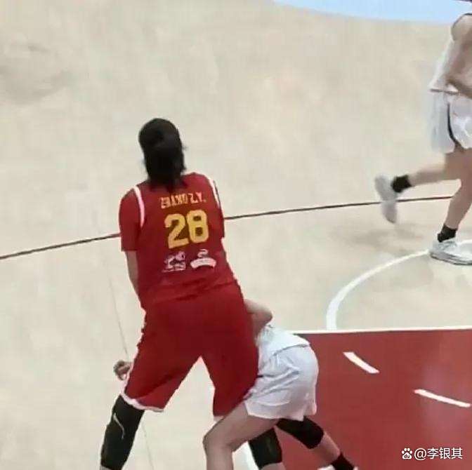 天博体育入口-之前和中国女篮的热身赛帮助了我&amp;不然不懂怎么打的简单介绍